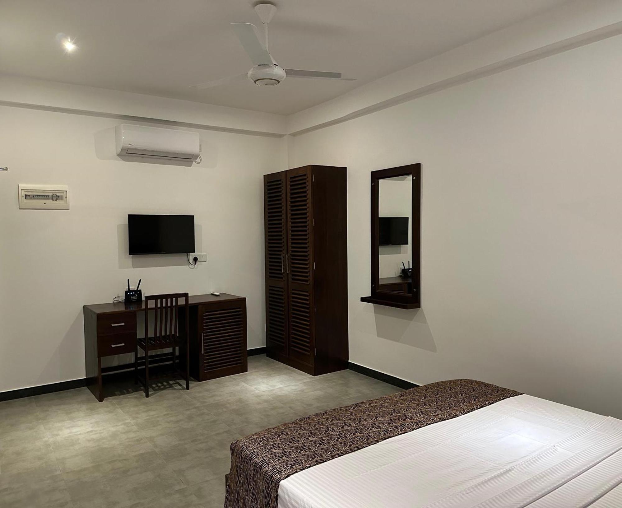 Cocos Polhena Hotel Matara Exterior photo